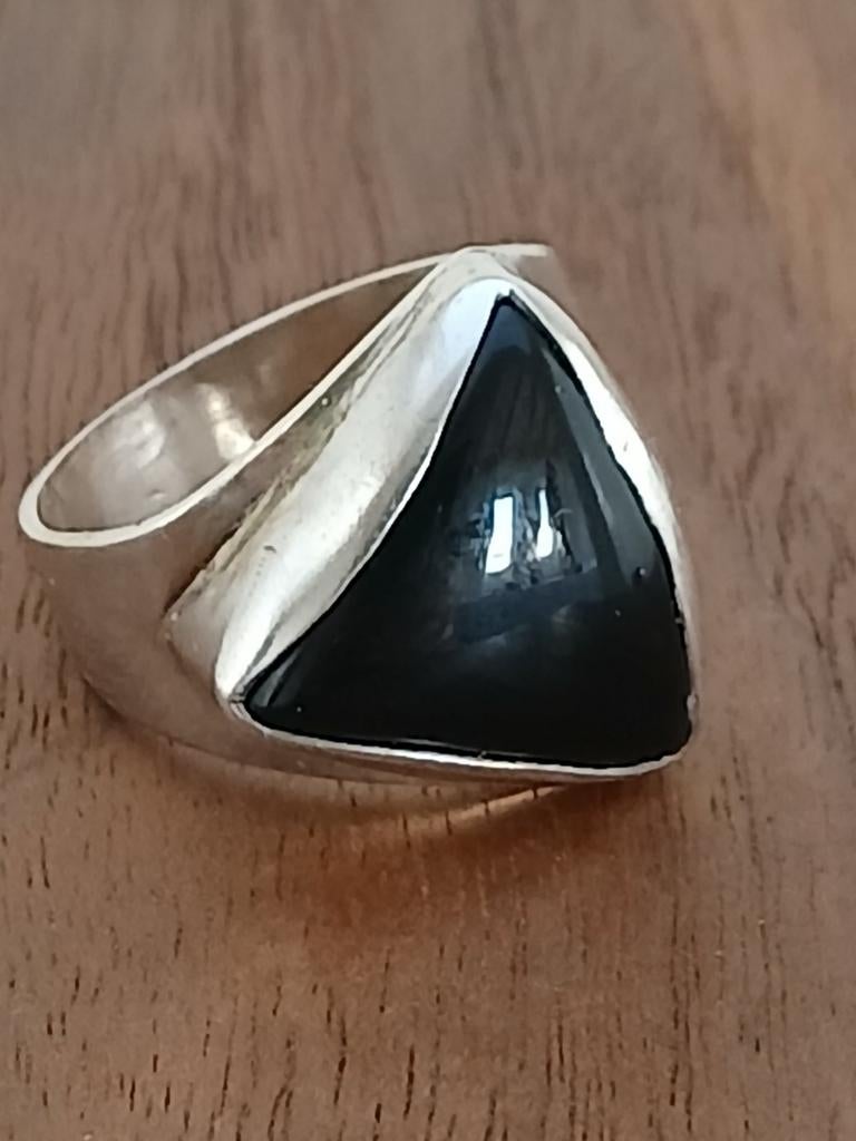 Zilveren Ring met Zwarte Onyx - Maat 18.9, 18 tot 19, Gebruikt, Ophalen of Verzenden, Dame of Heer
