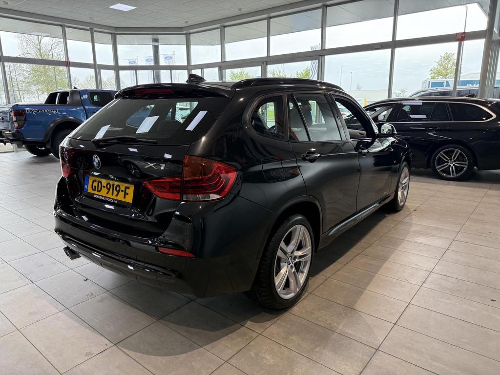 BMW X1 sDrive 20i 184PK Automaat Limited Series met M-Pakket, Auto's, Euro 6, 4 cilinders, Zwart, Grijs