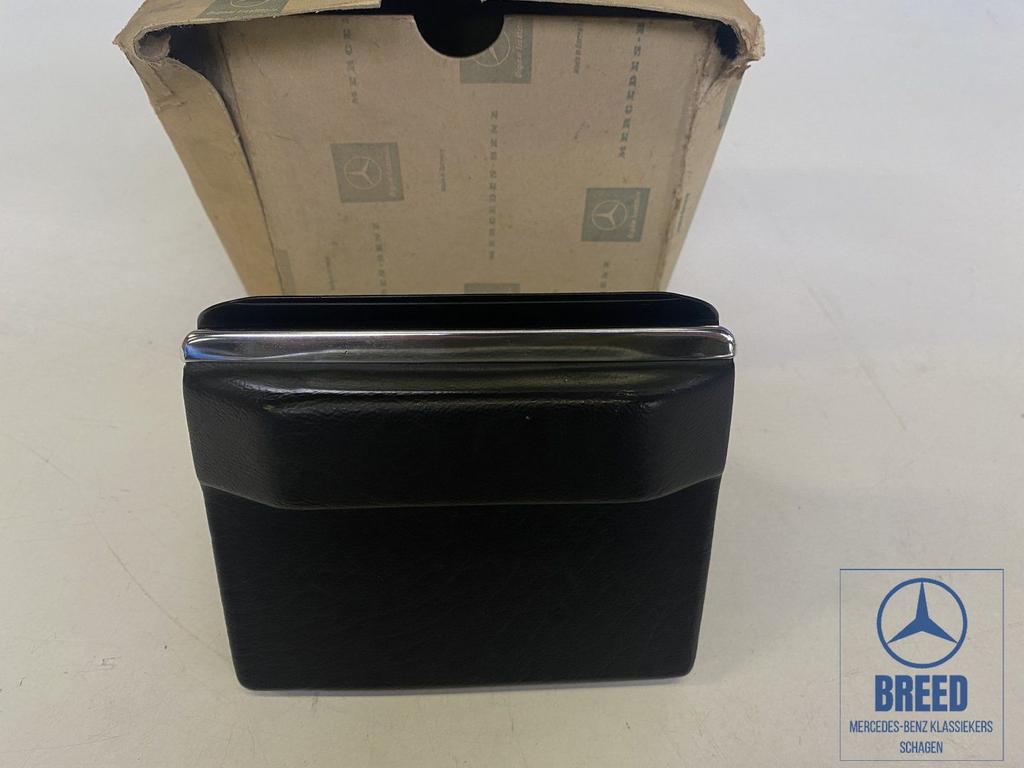 NOS asbak zwart voor Mercedes-Benz W114 W115 /8, -, Nieuw, Ophalen of Verzenden, -