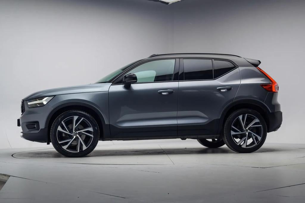 Volvo XC40 2.0 T4 R-Design Aut. [ Panorama Harman/Kardon Nav, 15 km/l, 1969 cc, Bedrijf, SUV of Terreinwagen