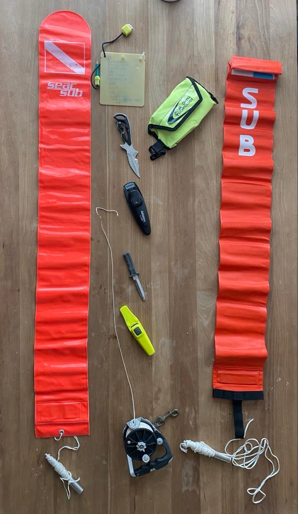 Diverse duikartikelen: boeien, messen, leitje, reel (alles i, Ophalen of Verzenden, Gebruikt, Overige typen