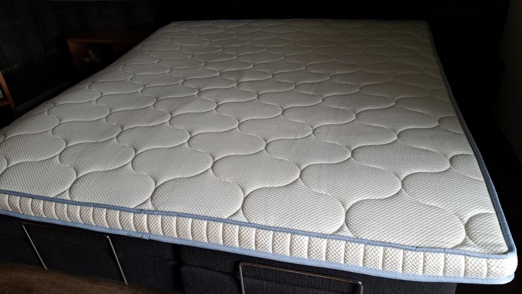 Matras topper Gazella zo goed als nieuw 200 x 220, Huis en Inrichting, Slaapkamer | Matrassen en Bedbodems, Tweepersoons, Ophalen of Verzenden