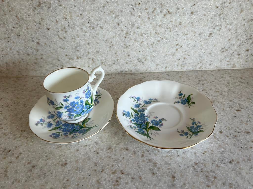 Royal Albert Forget me not kop en schotel en extra schotel, Verzenden
