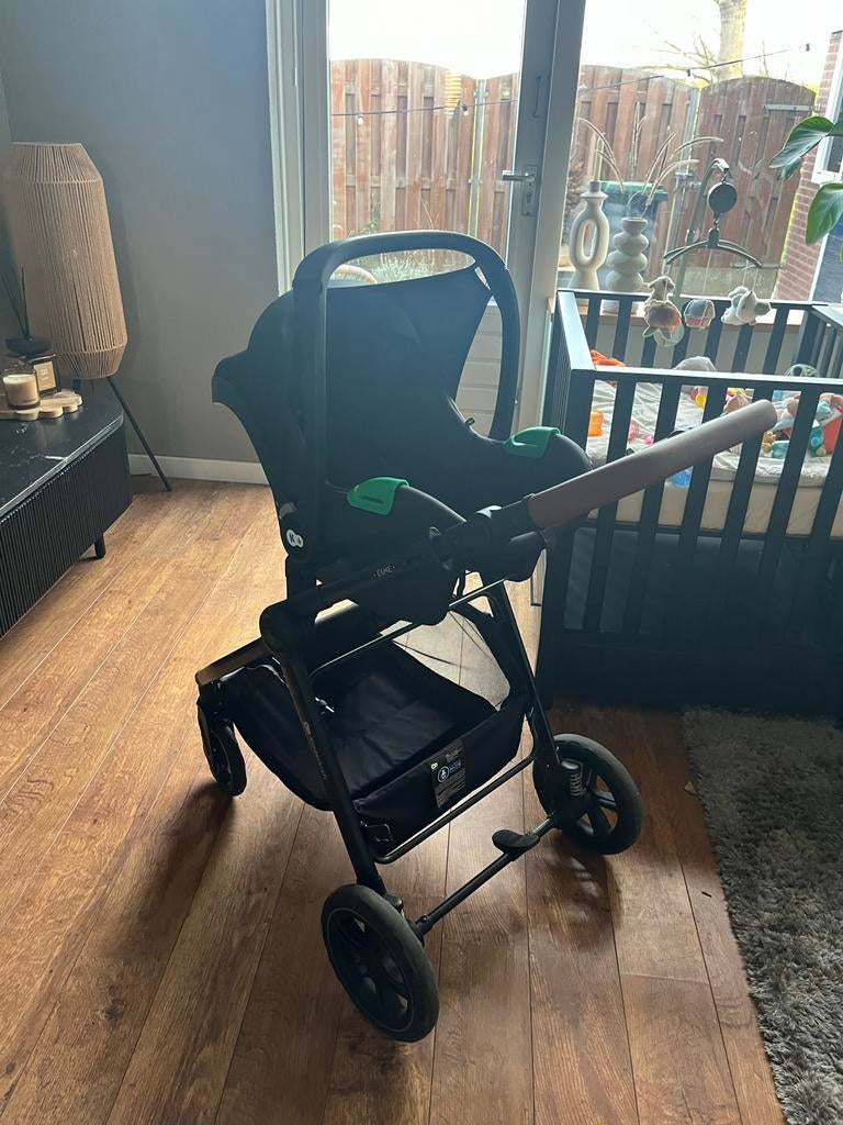 Kinderkraft kinderwagen + Maxi Cosi met Isofix en accessoire, Kinderen en Baby's, Kinderwagens en Combinaties, Zo goed als nieuw