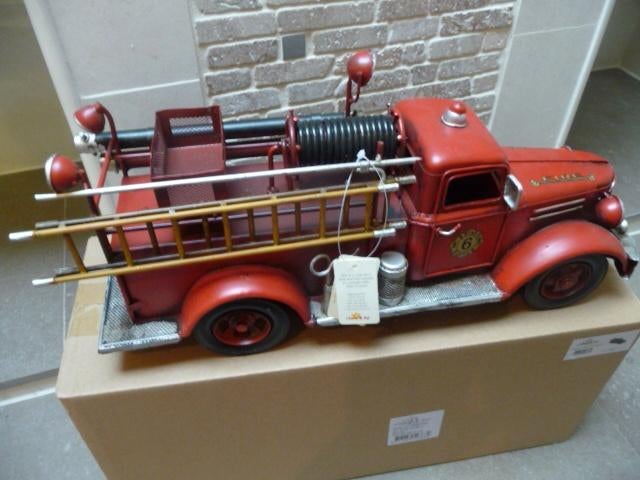 Nieuw rode brandweerauto merk Clayre & Eef., Antiek en Kunst, Ophalen of Verzenden