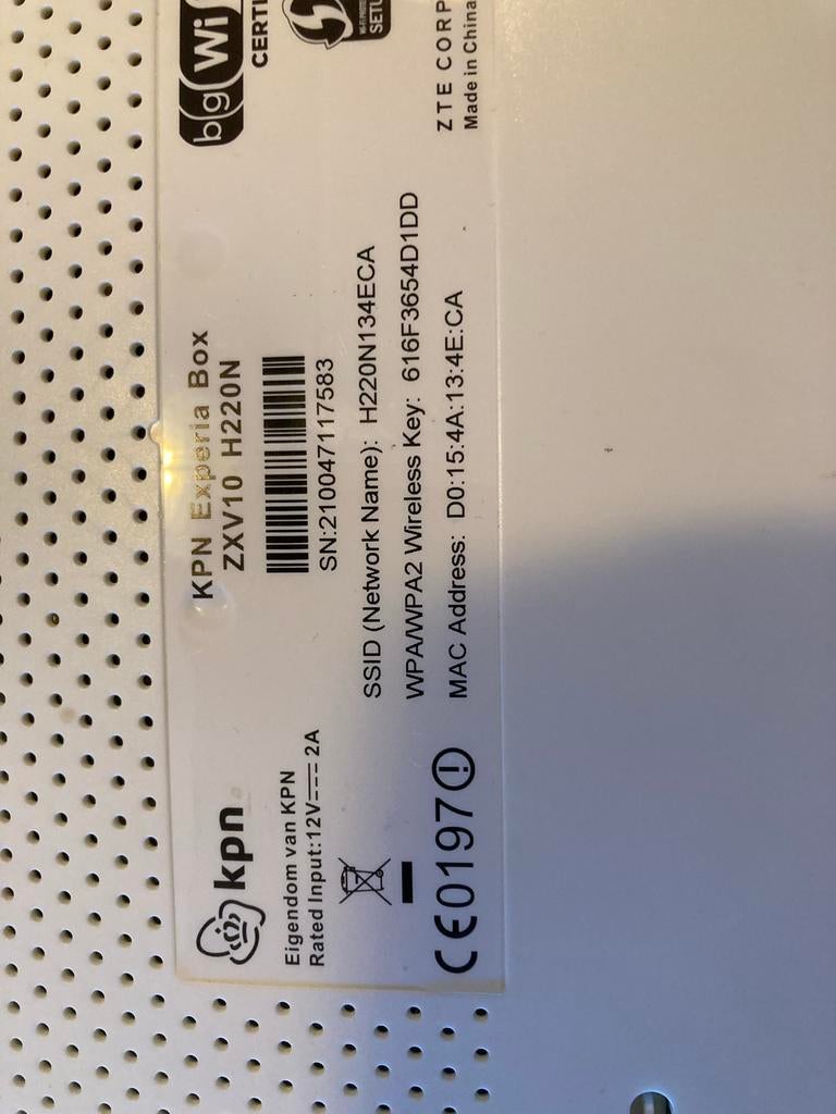 KPN Experia Box ZXV10 H220N, Ophalen of Verzenden, Gebruikt, Router met modem
