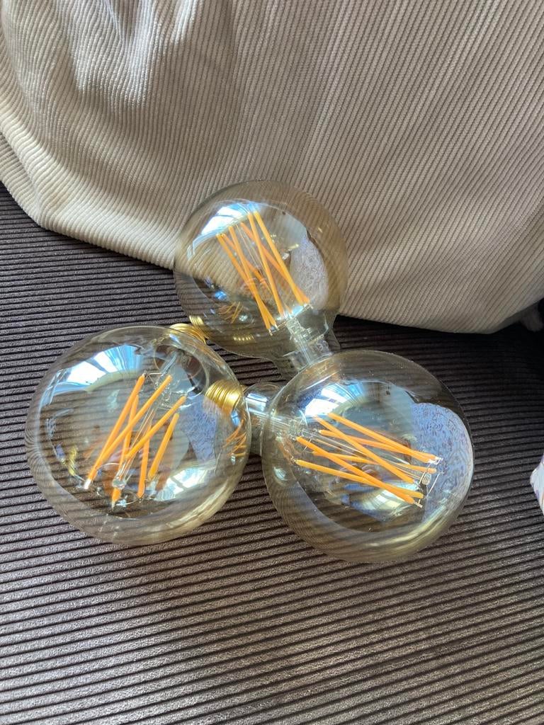 3 grote nieuwe gloeilampen, Ophalen of Verzenden, Zo goed als nieuw, E27 (groot), Led-lamp
