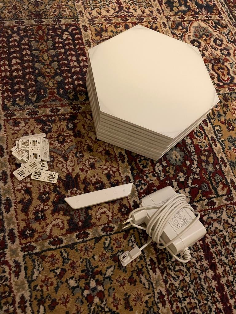 Nanoleaf shapes hexagon starter kit 9panelen, Ophalen of Verzenden, Zo goed als nieuw