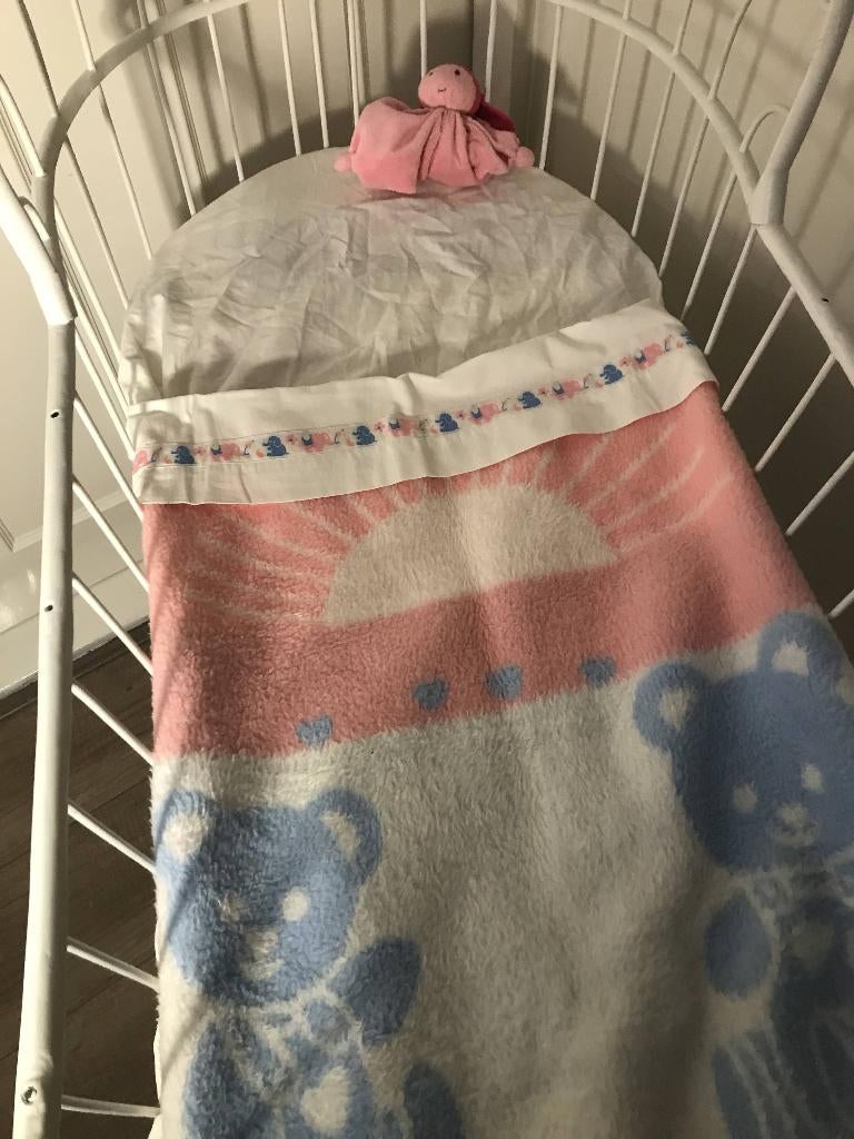 Retro dralon babydeken in roze blauw 95x75, Ophalen of Verzenden, Gebruikt, Minder dan 70 cm, Deken