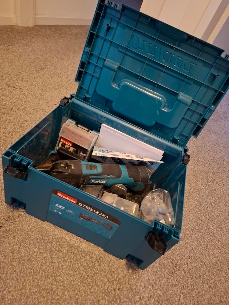 Makita DTM51ZJX3 18V Multitool Body + Accessoires in Mbox, Ophalen of Verzenden, Zo goed als nieuw