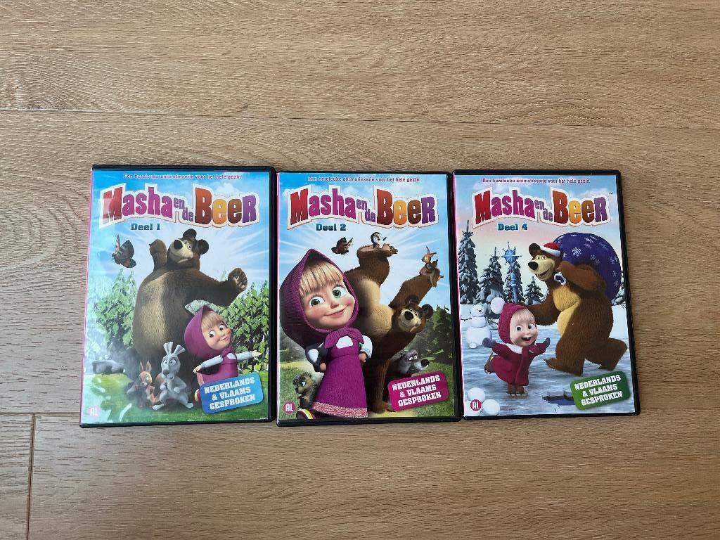 Dvd Masha en de beer deel 1,2 en 4, Avontuur, Gebruikt, Alle leeftijden, Ophalen of Verzenden