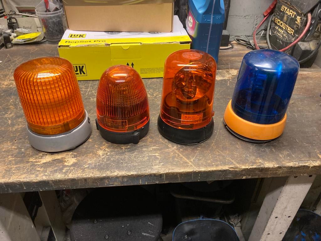 zwaailamp 3x en flitslamp 1x bosch en hella allemaal goed, Ophalen, Gebruikt