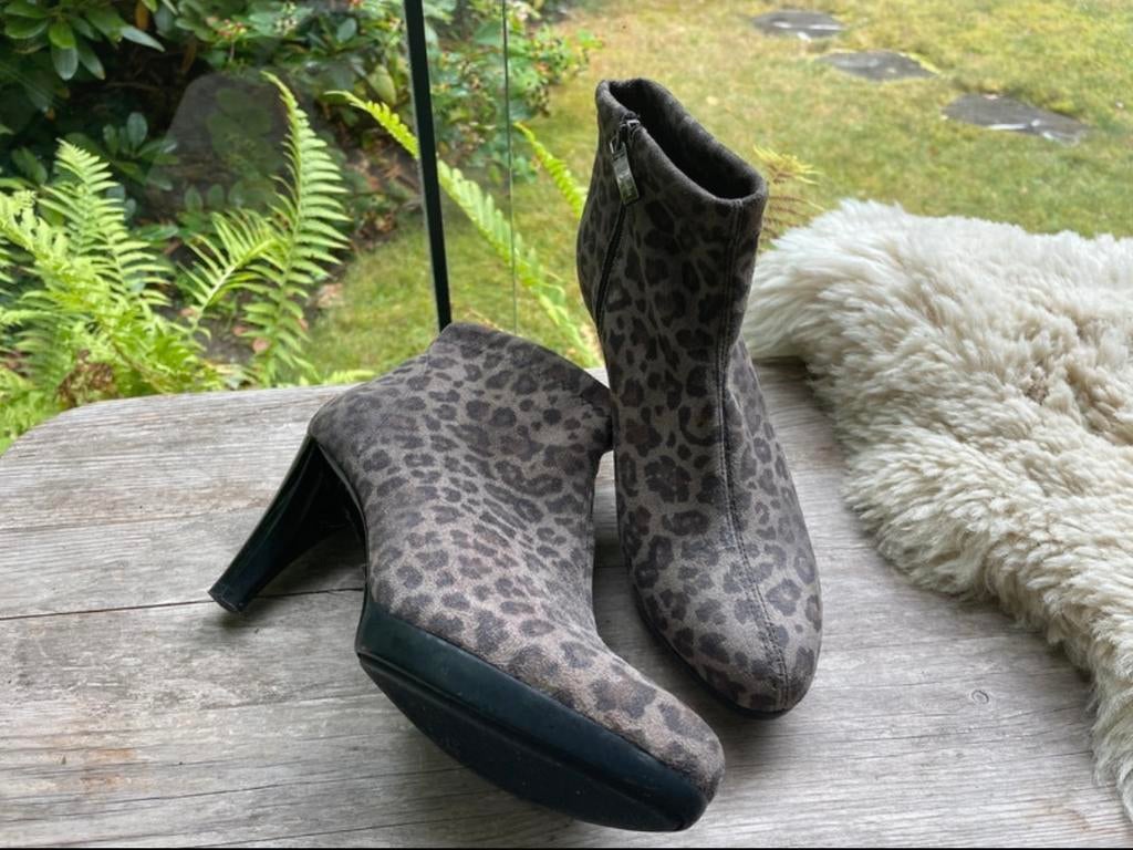 NR Rapisardi Enkellaarsjes Maat 40 met Print, Kleding | Dames, Schoenen, Ophalen of Verzenden, Zo goed als nieuw, Bruin, Lage of Enkellaarzen