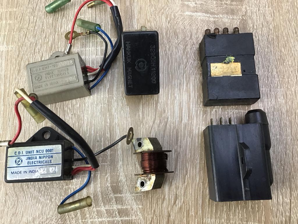 Diverse Onderdelen  Klassieke Motoren Bromfiets Jawa Berini, Fietsen en Brommers, Brommeronderdelen | Algemeen, Nieuw, Blok, Ophalen of Verzenden