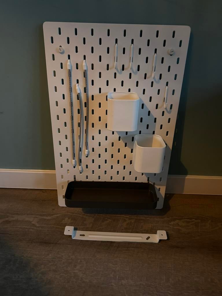 Ophangbord Ikea SKÅDIS, Ophalen, Zo goed als nieuw