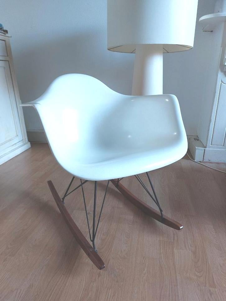 Vitra schommelstoel / model RAR / Eames / origineel!, Ophalen, Zo goed als nieuw, Wit, Eén