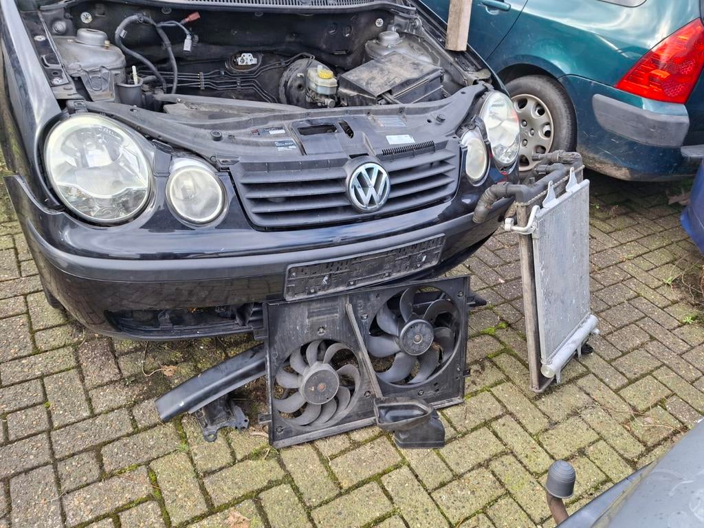 Vw polo 2002-2006 zwart lc9z en ld7w alle onderdelen, Ophalen, Voor, Bumper