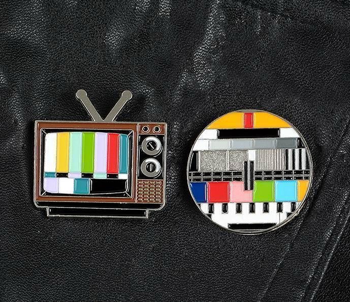 CRT TV VHS Vaporwave Testbeeld Designer Enamel pin broche, Ophalen of Verzenden, Overige typen