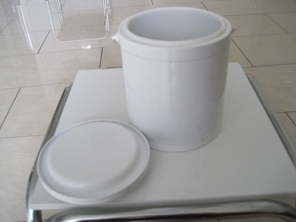 Witte ijsemmer, Ophalen, Zo goed als nieuw