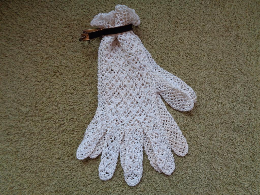 Antieke handschoenknijper met gehaakte handschoenen, Ophalen of Verzenden