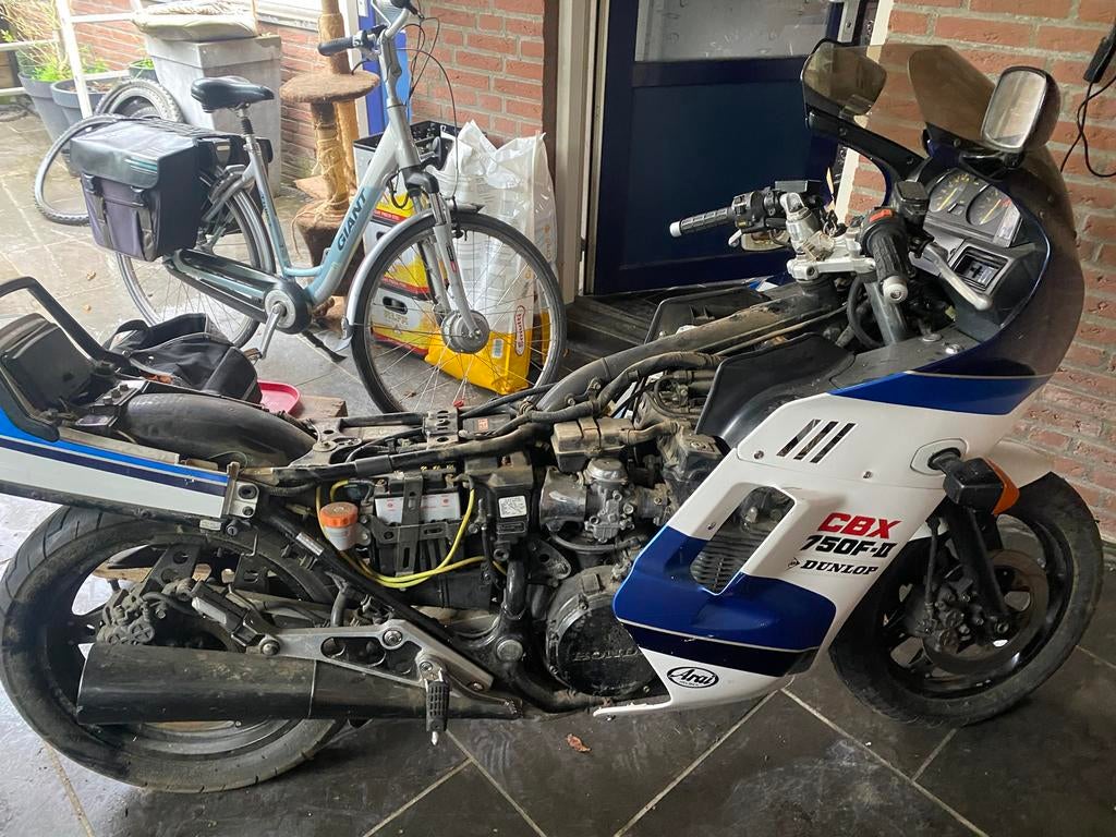 Honda CBX 750 F II (RC17) in onderdelen te koop, Motoren, Ophalen, Gebruikt