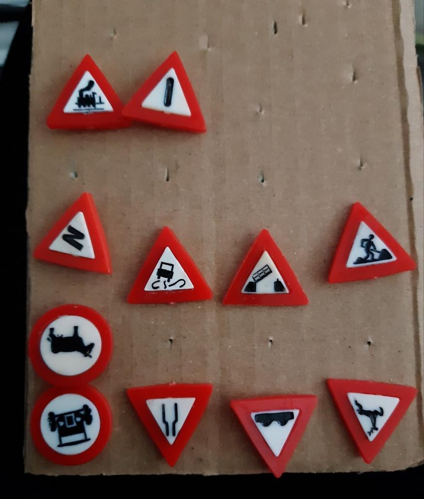 14 Speldjes verkeersborden, Ophalen of Verzenden, Zo goed als nieuw, Transport, Speldje of Pin