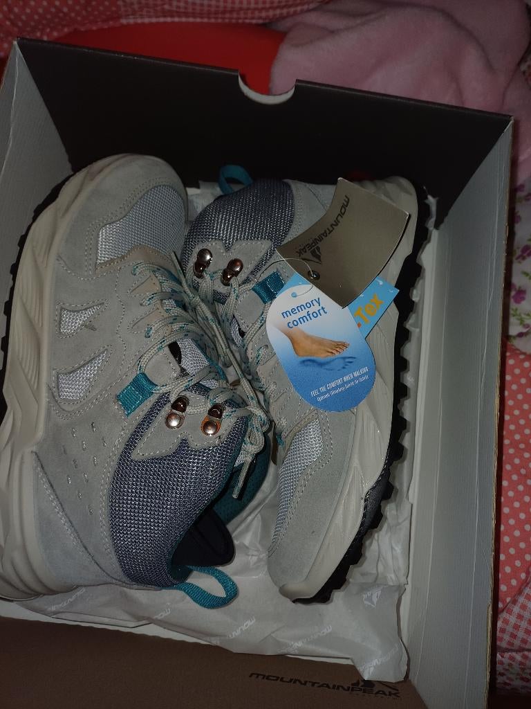 Bergschoenen 39, Sport en Fitness, Bergsport en Wandelen, Ophalen, Zo goed als nieuw, Schoenen