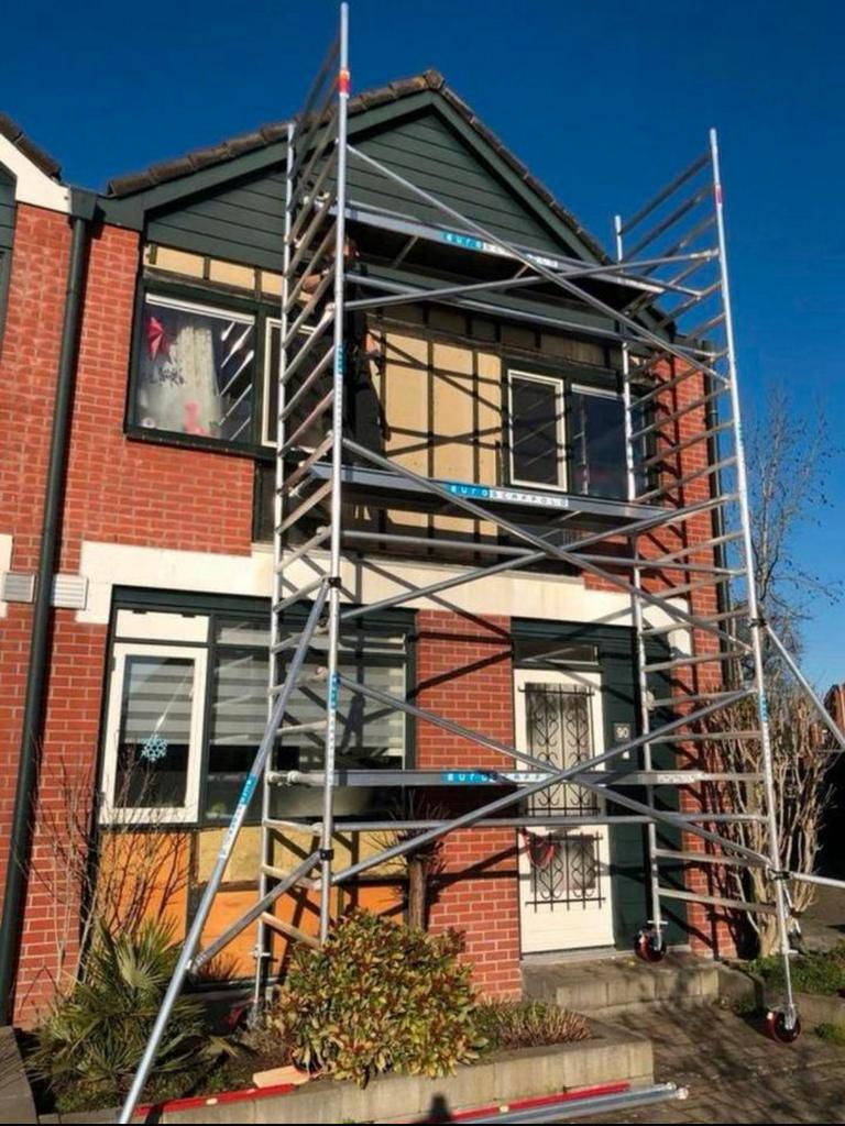 Rolsteiger huren 135 x 305 x 820 werkhoogte te huur, Ophalen of Verzenden, Zo goed als nieuw, Rolsteiger of Kamersteiger, 5 meter of hoger