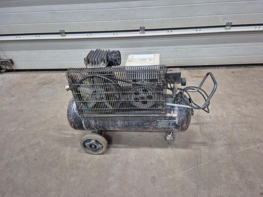 Einhell compressor 220volt, Ophalen, Gebruikt, Minder dan 200 liter/min, 6 tot 10 bar