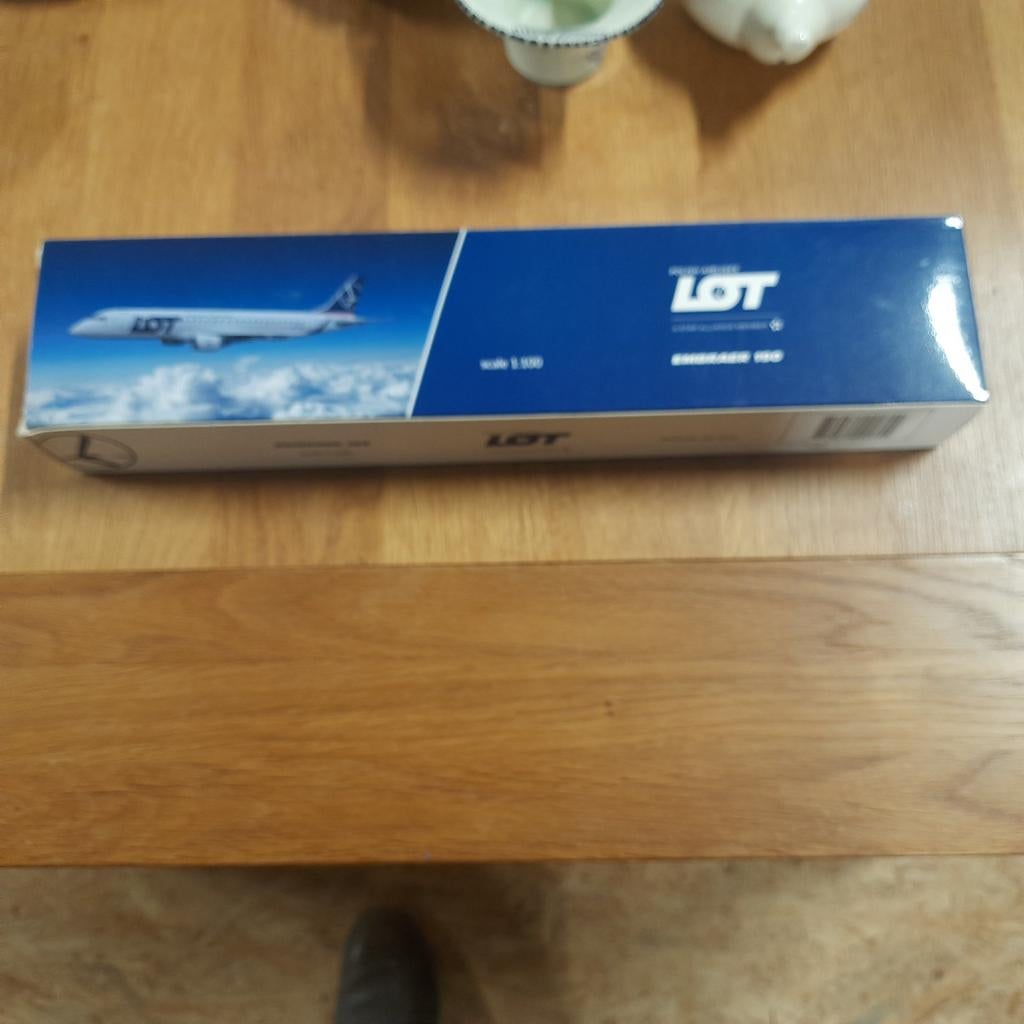 LOT Embraer 190 1:100 Modelvliegtuig - Nieuw in doos, Ophalen of Verzenden, Nieuw