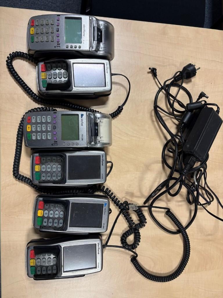 Pinautomaat Verifone VX820 en VX520, Zakelijke goederen, Kantoor en Winkelinrichting | Kassa's en Betaalsystemen, Ophalen