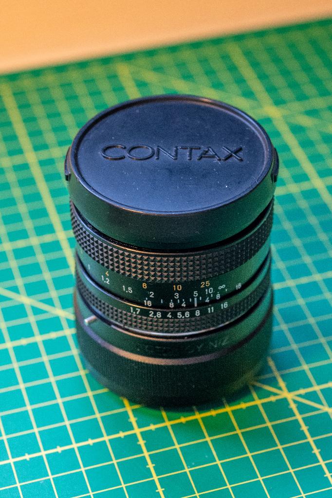 Carl Zeiss 50mm f1.7 Planar met filter en Nikon Z adapter, Ophalen of Verzenden, Zo goed als nieuw, Standaardlens