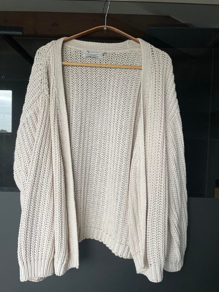Crèmekleurig vest Nukus maat L, Ophalen of Verzenden, Zo goed als nieuw, Maat 42/44 (L), Beige