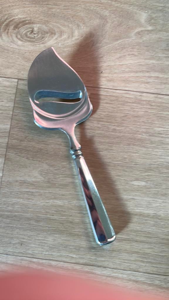 Verzilverde kaasschaaf Haags lofje, Huis en Inrichting, Keuken | Bestek, Ophalen of Verzenden, Zo goed als nieuw, Zilver