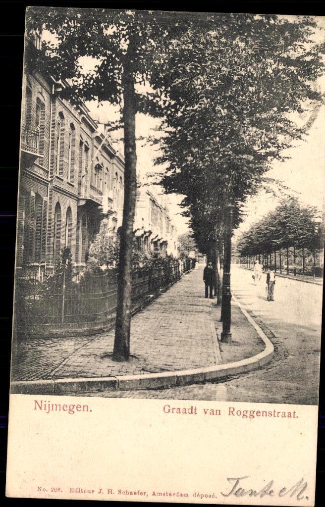 Nijmegen (Gld.), Graadt van Roggenstraat met volk, gel. 1903, Ophalen of Verzenden, Voor 1920, Gelopen, Gelderland