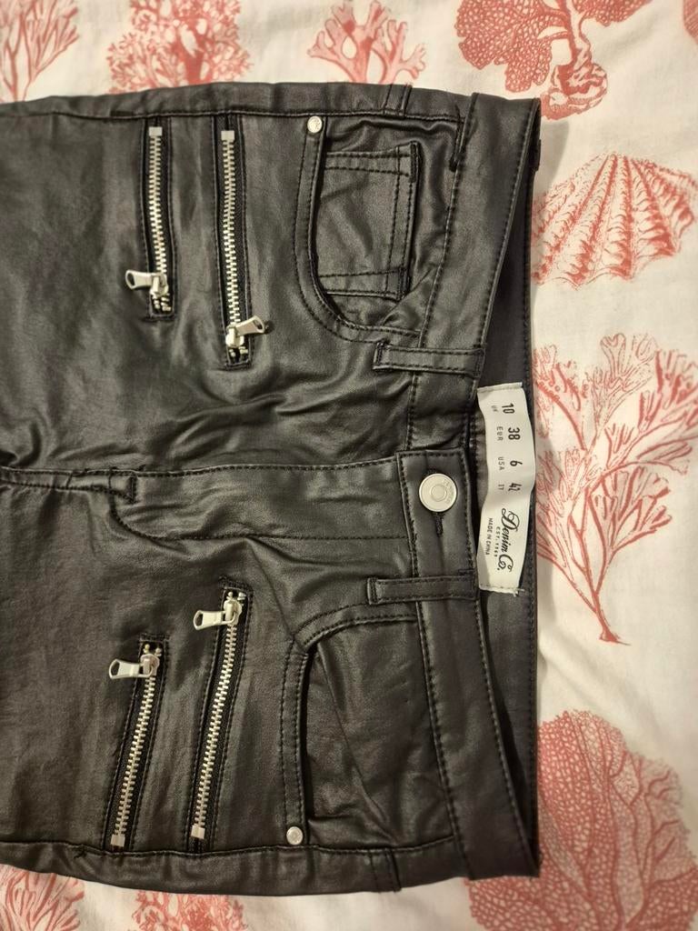 Black eco leather jeans, Kleding | Dames, Ophalen of Verzenden, Zo goed als nieuw, Zwart, Boven de knie