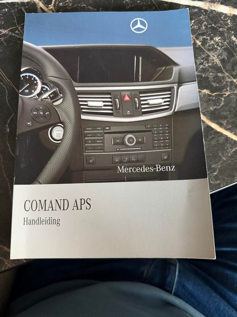 Mercedes-Benz Handleidingen - E-Klasse & COMAND APS, Ophalen of Verzenden