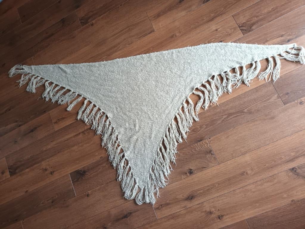 Driehoekige sjaal zara accessories maat M beige, Maat 38/40 (M), Zara, Ophalen of Verzenden, Zo goed als nieuw