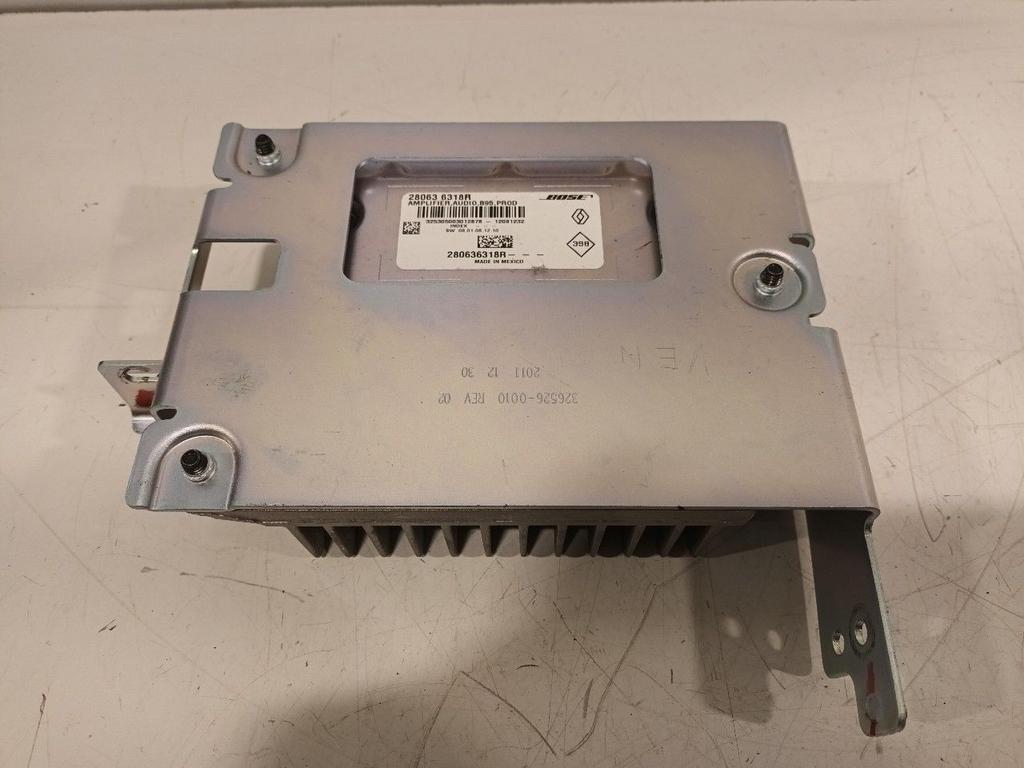 Versterker Renault Mégane, Auto diversen, Autoradio's, Ophalen of Verzenden, Van der Ven Autorecycling B.V., Onderdelen@venauto.nl