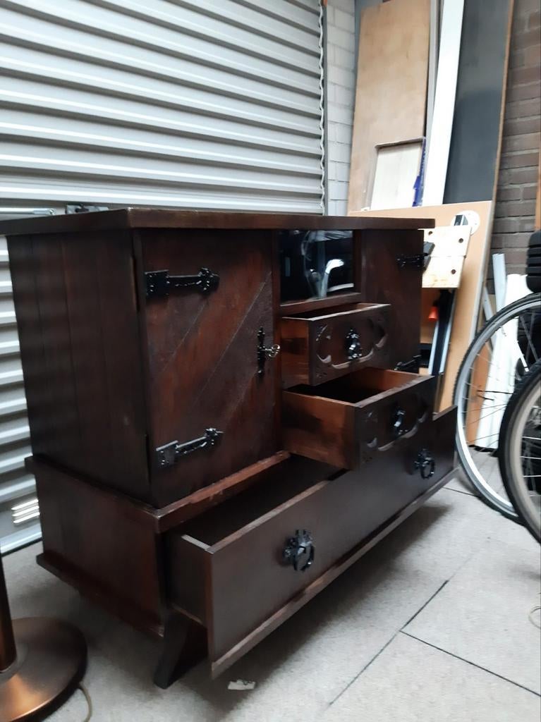 Eiken kast, gemaakt door timmerman, Ophalen