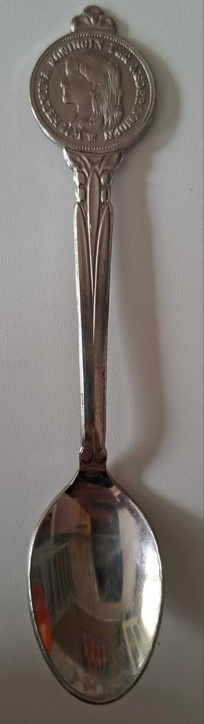 KWF Lepeltje Wilhelmina. Vintage., Verzamelen, Ophalen of Verzenden, Gebruikt, Speld(je) of Lepel(tje)