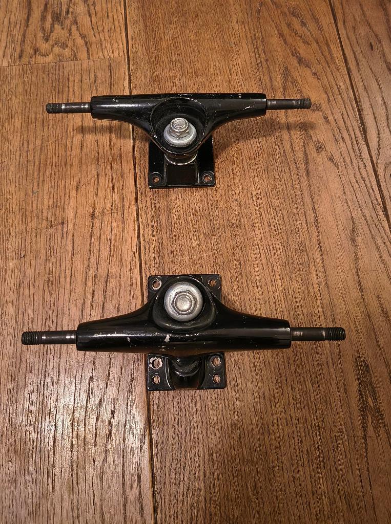 Gratis skateboard trucks, Ophalen, Gebruikt, Skateboard