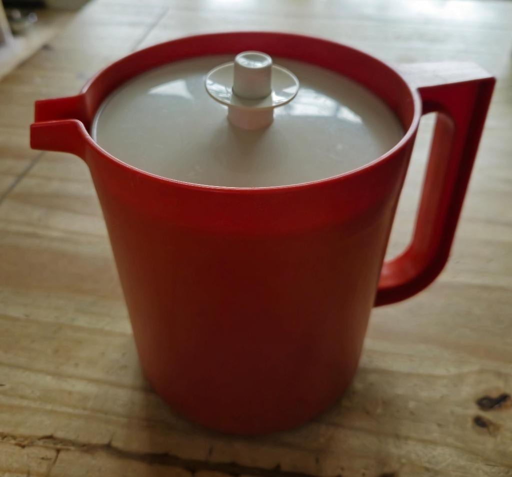 Tupperware Sapkan met vacuüm deksel 1,5L Donker oranje-Crème, Ophalen of Verzenden, Zo goed als nieuw, Crème, Beker of Kan