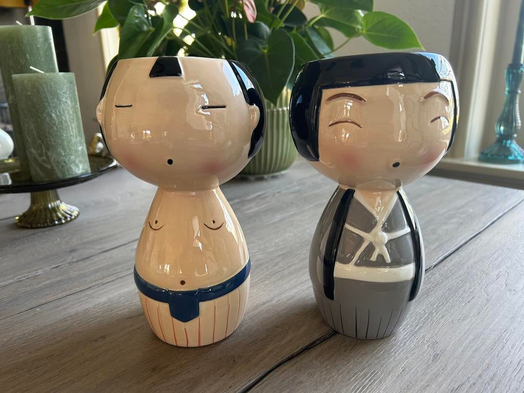 2 bloempotten (hoogte 20cm) voor planten -Japanse figuurtjes, Ophalen, Binnen, Zo goed als nieuw, Overige vormen