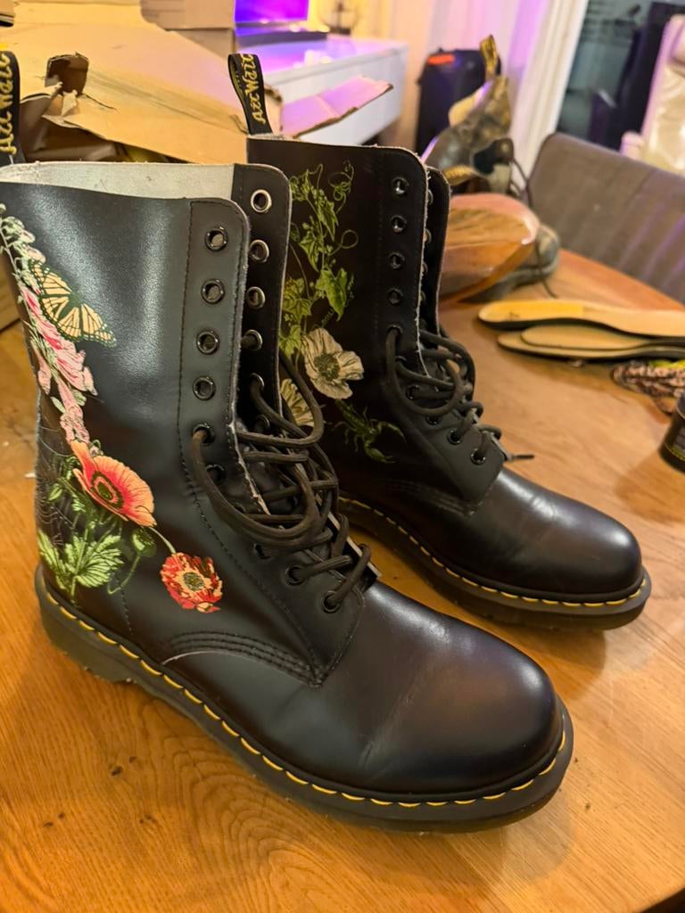 Dr martens wild botanics z.g.a.n maat 43 met doos, Ophalen of Verzenden, Zo goed als nieuw, Zwart