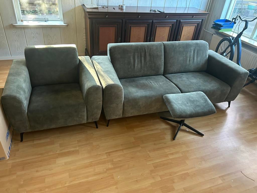 Bank en stoel met voetensteun, Huis en Inrichting, Banken | Complete zithoeken, Ophalen of Verzenden, Gebruikt
