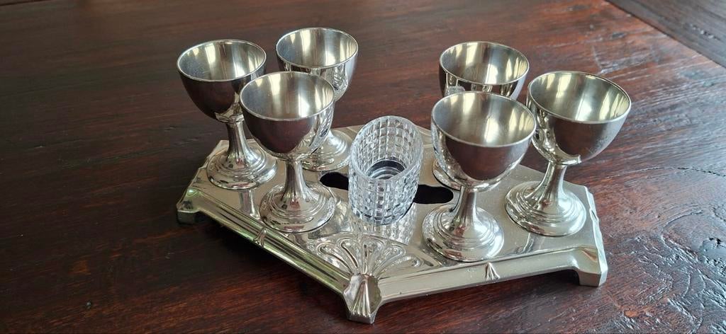 Eierdopjes op standaard met zoutvaatje, Antiek en Kunst, Antiek | Goud en Zilver, Ophalen, Zilver