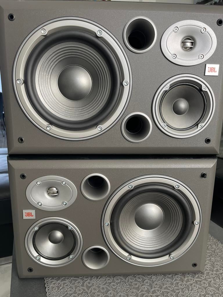JBL NORTHRIDGE E50 BOOKSHELF SPEAKERS, Ophalen, JBL, Zo goed als nieuw, 120 watt of meer
