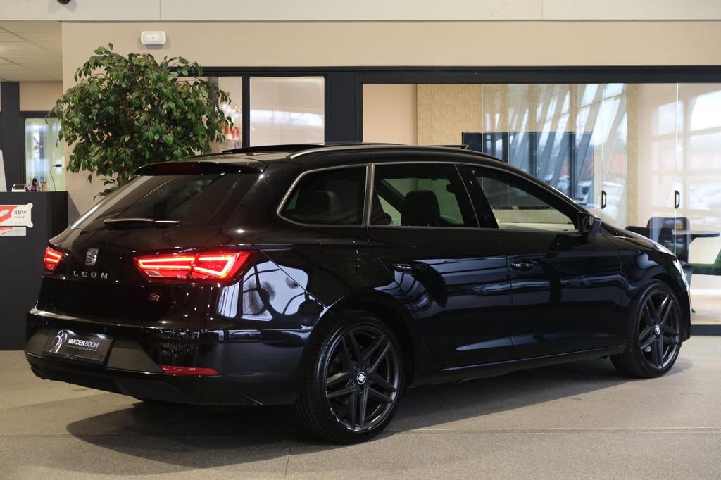 Seat Leon ST 1.5 TSI FR DSG Pano Virtual Black Line Beats Ke, Zwart, 4 cilinders, 150 pk, Leon