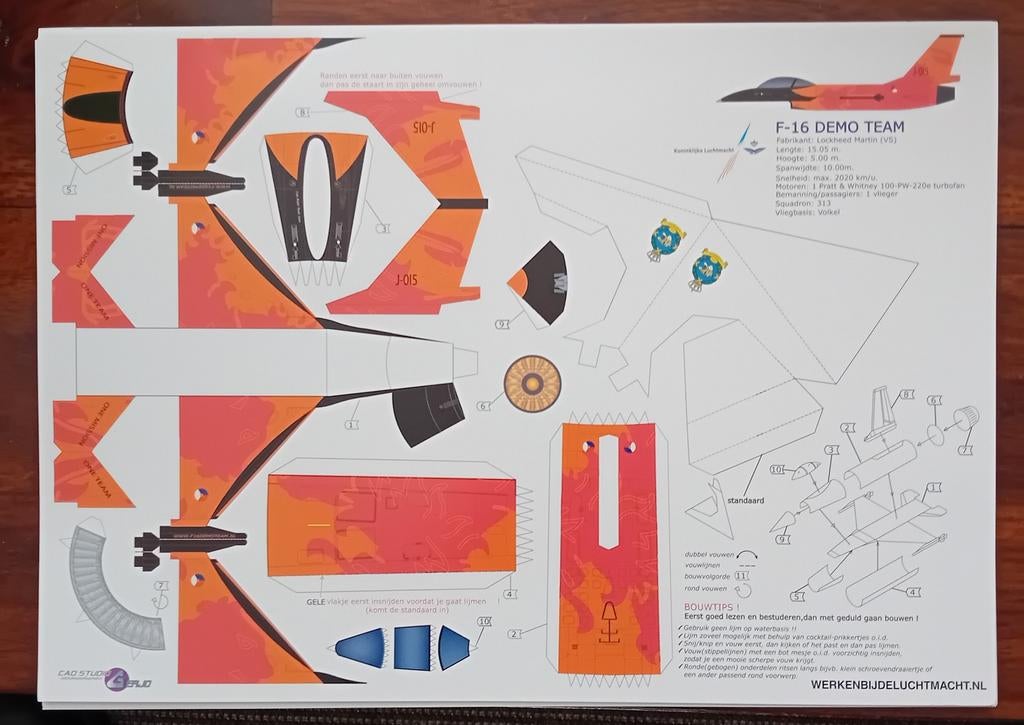 Bouwplaten KLu  karton  10 verschillende., 1:144 tot 1:200, Nieuw, Vliegtuig, Ophalen